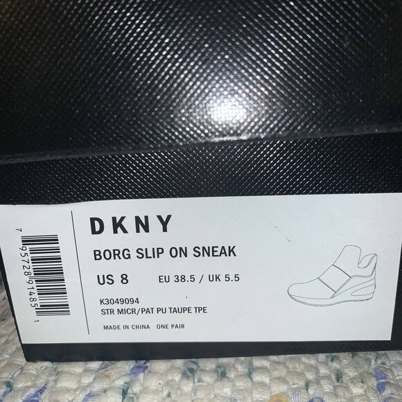 NEW IN BOX DKNY BORG FUR TRIM WEDGE SNEAKER BOOTS 8 TAUPE - Picture 4 of 5